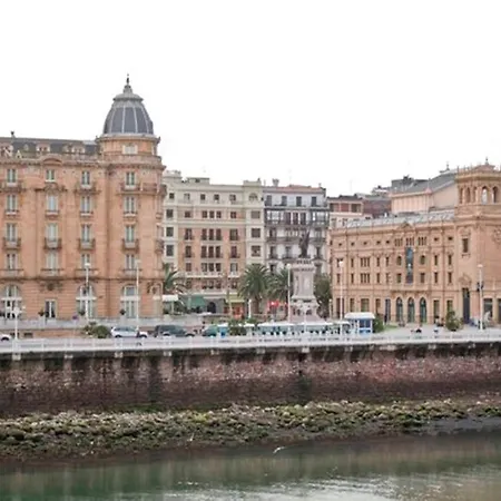 The Collection | City Centre - River View Σαν Σεμπαστιάν